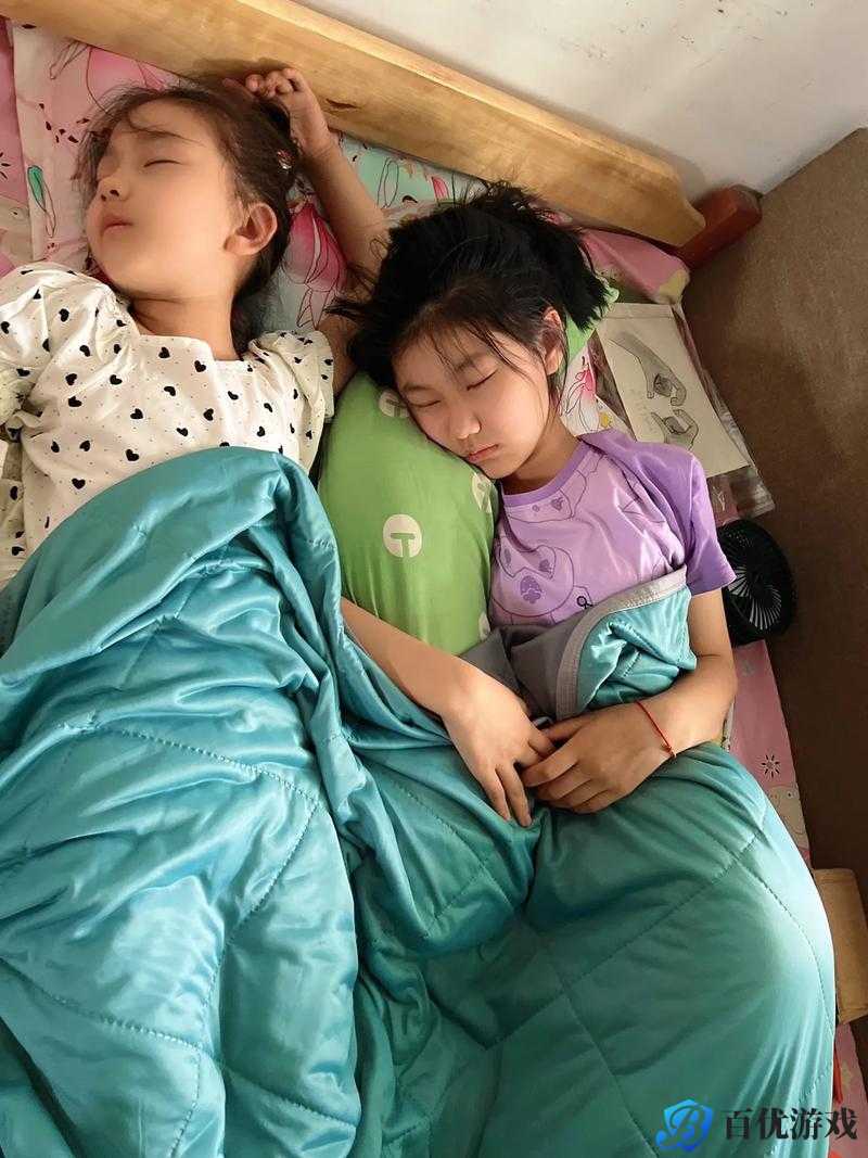 成年后的姐弟俩睡一间屋子,这样合适吗?如何解决姐弟同睡一房的问题?